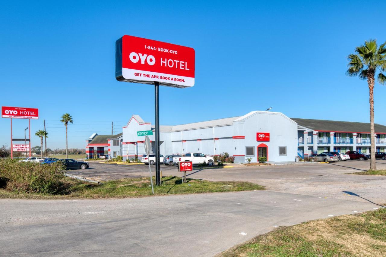 Oyo Hotel Rosenberg Tx I-69 Exterior photo